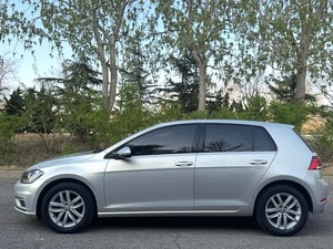 VW Golf 7 230TSI 2018 Usata, Auto Compatta a Benzina, Cambio Automatico, Hatchback, Veicolo Economico in Vendita - Product Image 2