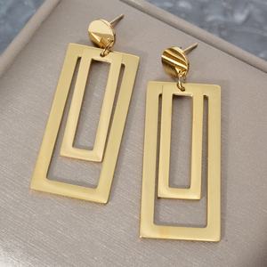 ต่างหูห้อยระย้าขนาดใหญ่ ดีไซน์หรูหรา ชุบทอง 18K สำหรับผู้หญิง ป้องกันการแพ้ รุ่นใหม่ล่าสุด - Product Image 3