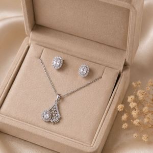 Ensemble collier et boucles d'oreilles en argent 925 avec pendentif en zircone cubique, ensemble de bijoux élégant pour mariée, bijoux de mode - Product Image 3