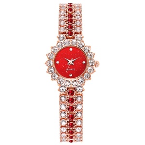Ensemble de montres à quartz décoratives pour femmes à la mode Montre-bracelet décontractée avec visage étoilé pour une utilisation quotidienne pour le commerce extérieur - Product Image 6