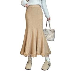 Falda de punto elástica con diseño de borlas, cintura alta, efecto adelgazante, que cubre la cadera, estilo cola de pez. - Product Image 1