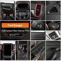 Panneau de garniture de levier de vitesses spécialisé pour Ford Ranger 23-26 avec motif en fibre de carbone pour la modification de l'intérieur automobile.