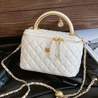Sac bandoulière rétro 2026 pour femme, sac seau matelassé tendance en polyester avec fermeture éclair, petit sac à l'épaule polyvalent et élégant