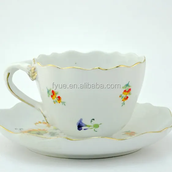 Tipo elegante fiori decalcomania floreale tazza da tè in porcellana e piattino tazze da caffè all'ingrosso bordo dorato cartone in ceramica Hotsale minimalista