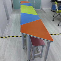 Table de conférence moderne en métal trapézoïdal certifiée ISO, facile à utiliser, pour bureau, salle de classe, salle de lecture ou salle de tutorat scolaire