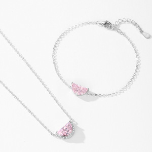 Pulsera de Cadena de Plata de Ley S925 con Zirconia Rosa en Forma de Media Luna para Mujer, Joyería Romántica y Elegante, Regalo Personalizable, Versión en Cobre - Product Image 4