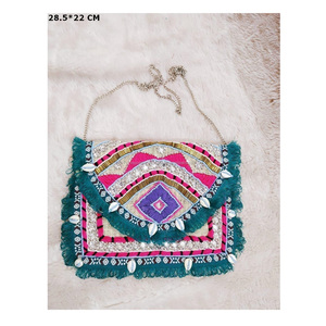 Pochette de luxe faite à la main pour femmes Logo personnalisé bohème motif léopard coton soirée artisanale sacs de messager inde - Product Image 2