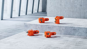 صندوق تروس حلزوني مخروطي من سلسلة SUPROR R بأسنان صلبة وسطح أسنان مقوى بنسبة 20:1 قابل للتخصيص حسب الطلب لتقليل السرعة للاستخدامات الصناعية - Product Image 1