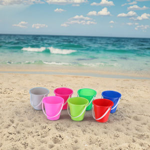 Mini Cubo de Plástico PP Ecológico de 4L con Diseño Moderno y Asa para Juguetes de Playa para Niños y Limpieza del Hogar, Hecho en Vietnam - Product Image 1