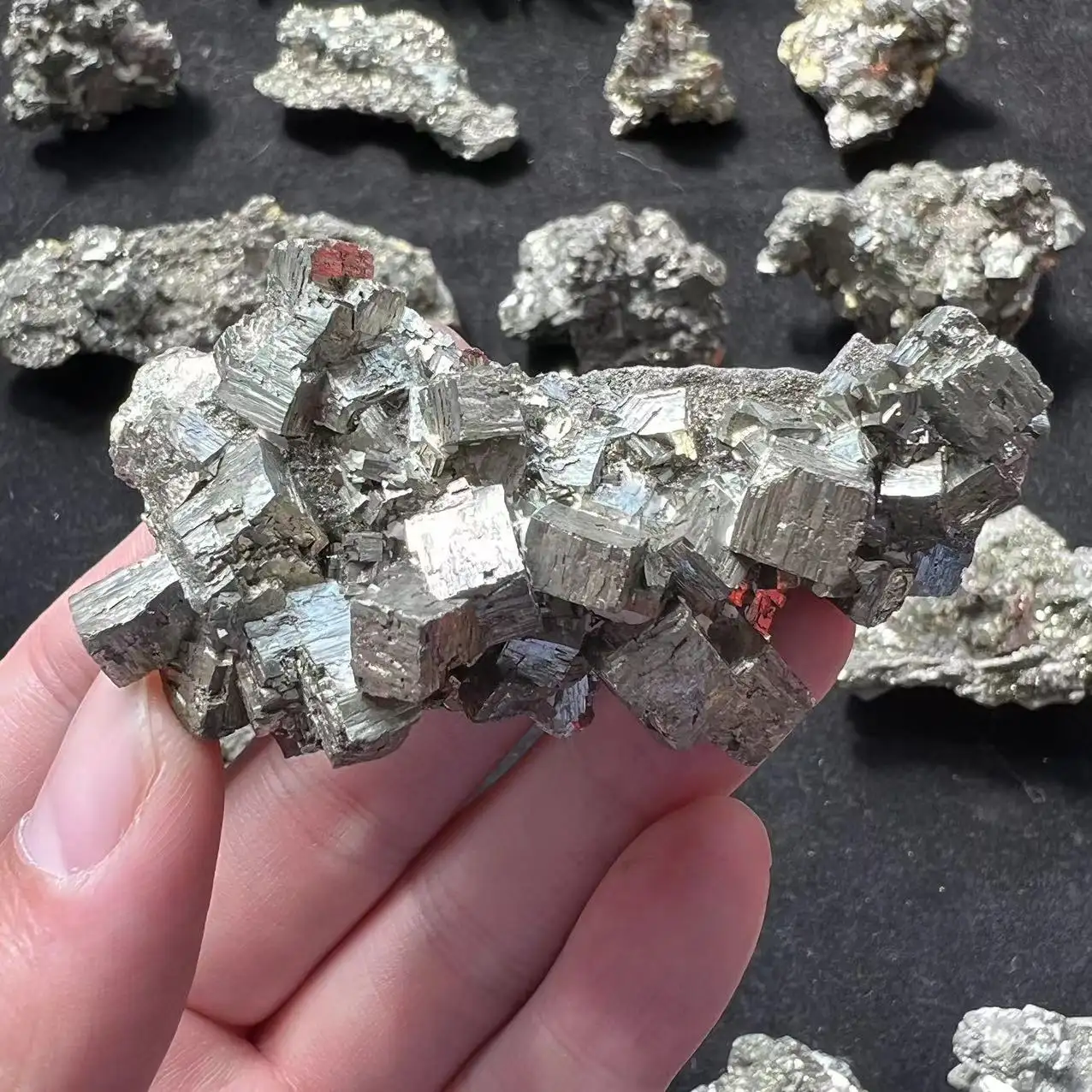 Pierre minérale en métal rugueux Cristal naturel Pierres brutes Spécimens de pyrite de haute qualité Or du fou