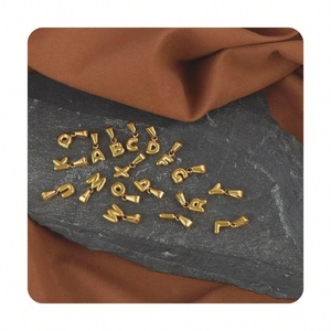 Colgante de letras de burbuja de acero inoxidable chapado en oro personalizado, joyería de moda para mujer, letras iniciales de globo, pequeños dijes - Product Image 2