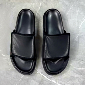 รองเท้าแตะหนังวัวกันน้ำกันลื่นคุณภาพสูงสำหรับผู้ชายและผู้หญิง - Product Image 1