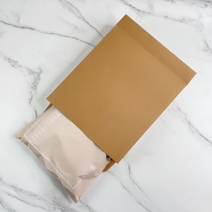 180g thân thiện với môi Kraft Giấy túi bưu phẩm với logo tùy chỉnh in cho quần áo & Lông bao bì cứng nhắc bưu phẩm phong bì - Product Image 3
