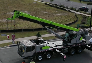 رافعة شاحنة مخصصة لدول أفريقيا بحمولة 55 طن طراز ZTC550R مع خيار القيادة اليمنى وخطاف 50 طن سهل التشغيل - Product Image 3