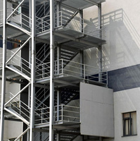 Échelle de secours extérieure en acier pour les écoles, les hôpitaux et les centres commerciaux-Escalier en acier de sécurité des couloirs pour l'évacuation d'urgence