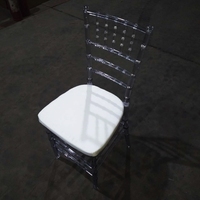 Vente en gros de chaises de banquet Napoléon Typhani en acrylique transparent rembourré Chiavari avec coussin pour location de mariage
