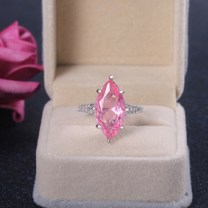 Anello Oversize con Cristallo Rosa a Forma di Marquise per Donne, Elegante Gioiello da Dito alla Moda - Product Image 2