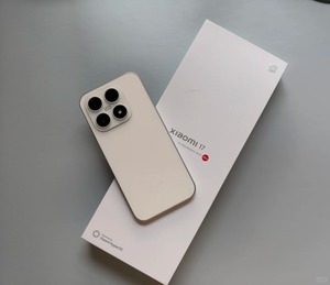 Xiaomi 17 มือสอง ปลดล็อคแล้ว ชิปเซ็ต Snapdragon 8 Elite Gen5 หน้าจอ OLED 6.3 นิ้ว 120Hz แบตเตอรี่ 7000mAh รองรับชาร์จไว 100W สมาร์ทโฟน 5G - Product Image 1
