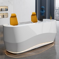 Comptoir de réception en bois minimaliste en forme de L, durable, design moderne, surface solide blanche