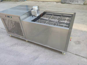 Machine automatique à fabriquer des bâtonnets de glace, sucettes glacées et bâtonnets de fruits, 110V/60Hz, à un seul groupe de remplissage - Product Image 3