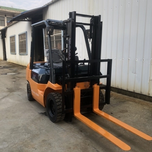 Chariot élévateur Toyota d'occasion de 2,5 tonnes avec moteur, boîte de vitesses et pompe d'origine japonaise, rapport fourni - Product Image 2