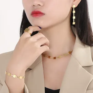 4 ماركة ثعبان من الفولاذ التيتانيوم قلادة قصيرة هندسية للنساء - Product Image 1