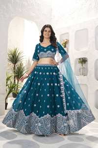Chicas étnicas tradicionales LEHENGA CHOLI diseño de secuencia bordada cosida Faux Georgeet hecho algodón de seda para fiestas indias - Product Image 2