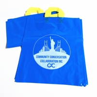 Sacs de shopping en plastique personnalisés pour boutiques, réutilisables, avec poignée découpée, impression verte du logo