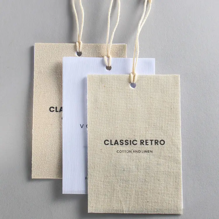 Benutzer definierte Marke Kleidungs zubehör Hochwertige dicke Spezial papier Beige Soft Cloth Hang Tags für Kleidung