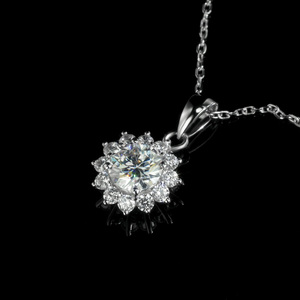 Collar de Plata de Ley 925 con Moissanita en Oferta, Collar con Colgante de Moissanita en Forma de Copo de Nieve de Corte Redondo de 1CT 2CT - Product Image 3