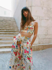 Vente en gros de hauts à col <span class=keywords><strong>carré</strong></span> et de pantalons larges à fleurs en deux pièces pour femmes, étiquette privée personnalisée - Product Image 3