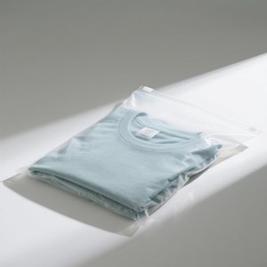 Sacs d'emballage <span class=keywords><strong>pour</strong></span> vêtements sur mesure à trois soudures latérales avec fermeture éclair coulissante et trou de suspension en polyéthylène - Product Image 5