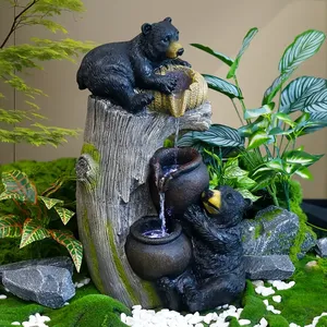 Fontaine d'eau en résine à cascade en forme de souche d'arbre avec <span class=keywords><strong>deux</strong></span> ours noirs, fontaine de table à plusieurs niveaux pour intérieur et extérieur - Product Image 4