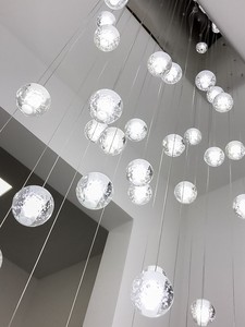 <span class=keywords><strong>Lampadario</strong></span> <span class=keywords><strong>Moderno</strong></span> a 5 Sfere con Bolle di Cristallo, Luci a Sospensione LED G4 Dimmerabili, Finitura Cromata, a Risparmio Energetico per Hotel, Casa, <span class=keywords><strong>Cucina</strong></span>, Soggiorno - Product Image 5