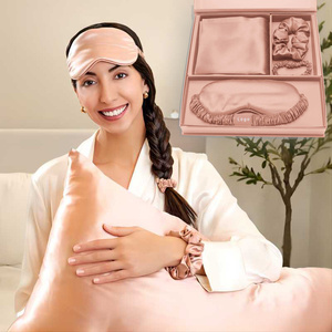 Coffret cadeau personnalisé Masque pour les yeux en soie pure Scrunchie et taie d'<span class=keywords><strong>oreiller</strong></span> en soie 3 pièces Satin <span class=keywords><strong>100</strong></span>% soie de mûrier Ensemble de taies d'<span class=keywords><strong>oreiller</strong></span> - Product Image 2