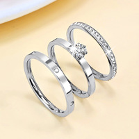 Vente en gros de bijoux de mode pour mariage, ensembles de trois bagues empilables en acier inoxydable plaqué or 18 carats, sertis de diamants et de zircons, pour femmes