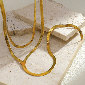 Collier en acier inoxydable de style européen et américain, plaqué or 18 carats, design géométrique, bijoux de fête, style estival pour femmes - Product Image 4