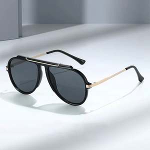 Lunettes de soleil carrées surdimensionnées vintage 2026 avec logo personnalisé, monture large, protection UV400, en métal, style aviateur, pour hommes et femmes - Product Image 2