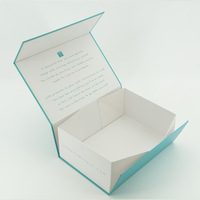 Boîte d'emballage magnétique pliable en papier kraft recyclable monobloc avec poignée pour bougie et vêtements Boîte cadeau Saint Valentin