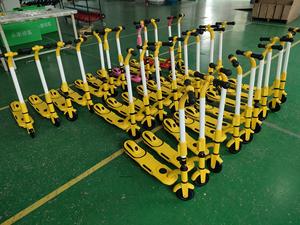 <span class=keywords><strong>Freestyle</strong></span> — <span class=keywords><strong>trottinette</strong></span> électrique pour enfants, Kick, avec lumière LED - Product Image 4