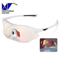 Lunettes de soleil sport photochromiques Kapvoe pour hommes et femmes, protection UV 100%, verres TR90 et monture TAC, VTT/Montagne/Vélo de route