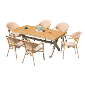 Ensemble table et chaises d'extérieur en alliage d'aluminium, plateau rectangulaire en bois, mobilier de jardin et de terrasse, style moderne et contemporain, durable - Product Image 1