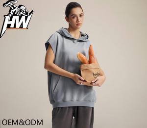 Gilet pull à capuche sans manches en coton éponge uni teint par pulvérisation, coupe ample, avec poche, pour homme - Nouveauté pour le streetwear de marque - Product Image 2