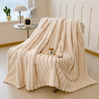 La manta estampada multifuncional de rayas anchas gruesas de Color sólido se puede utilizar como sábana de cama, manta para siesta o manta para mascotas
