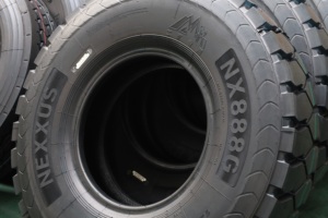 NEXXUS 12.00R20 20PR Large Transverse <b>Block</b> Design Wide Tread and Deep Grooves and Good Puncture and Tear Resistance 1200r20 12. - Product Image 2