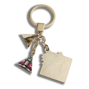Llavero de Metal con Colgante de Pirámide de Dragón de Dibujos Animados en 3D, Esmalte Suave, Recuerdo, Regalo - Product Image 5