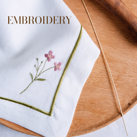 Sets de table et serviettes de table en tissu brodé avec logo personnalisé pour les banquets d'hôtel