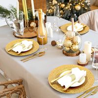 Assiettes de présentation classiques légères à décor gaufré 13 pouces, en plastique doré, pour décorations de table de mariage