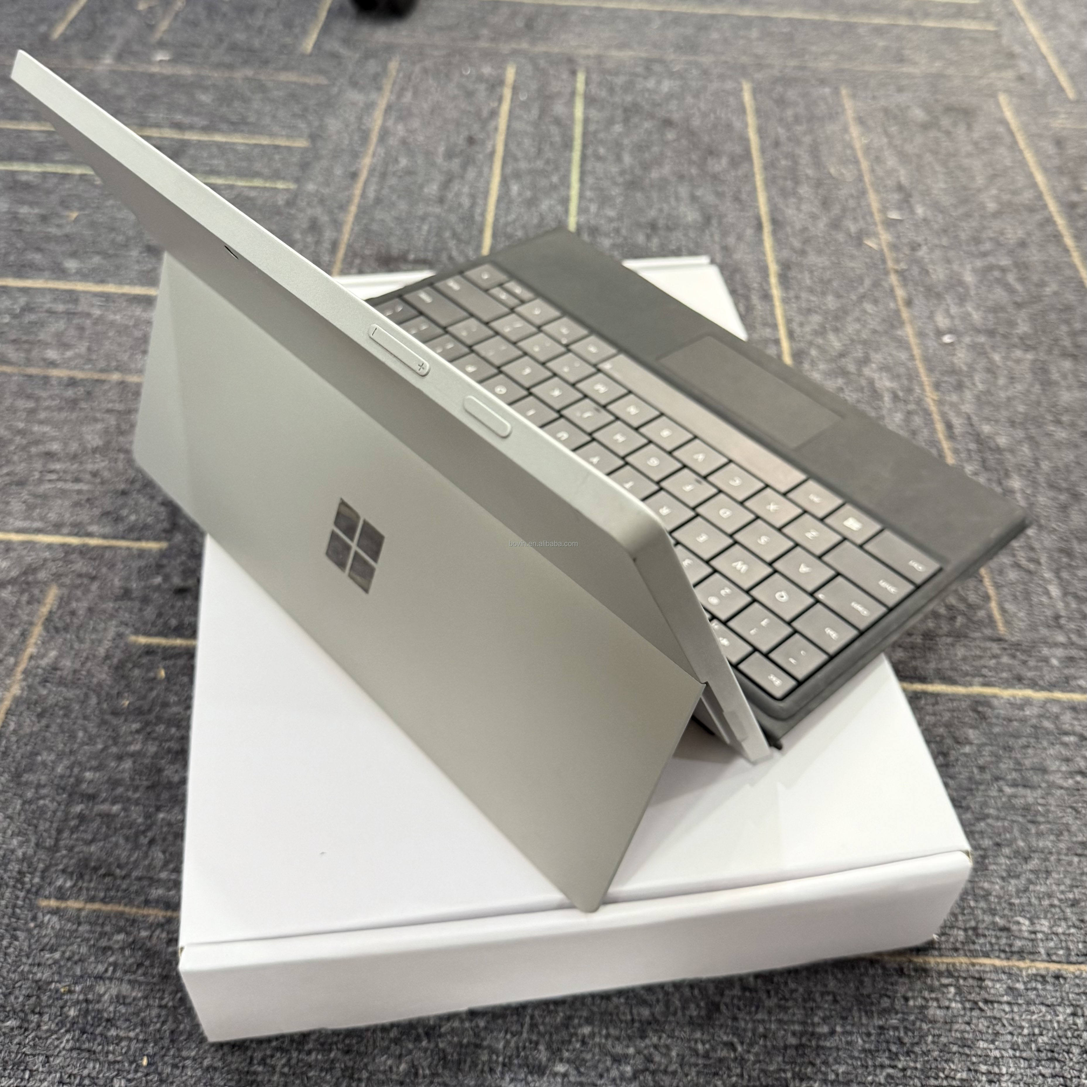 เซอร์เฟซ 3, 4G 64G SSD