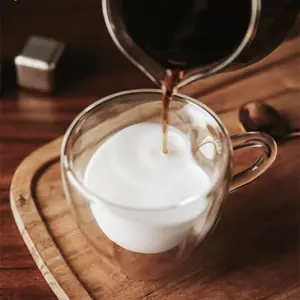 Taza de café de cristal en forma de corazón creativa al por mayor, taza de doble pared para el hogar, taza de leche de vidrio de borosilicato alto